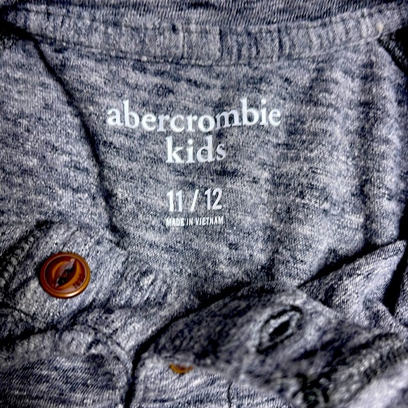 Abercrombie Kids Henley T-Shirt EUC - Picture 2 of 4